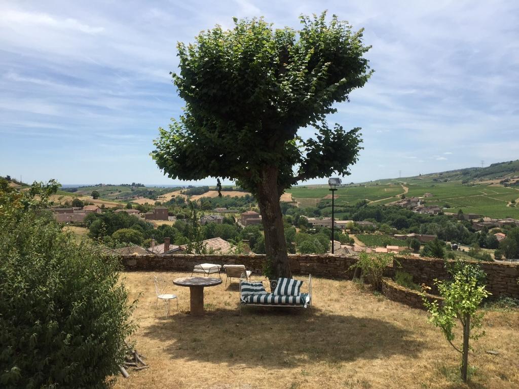 לינה וארוחת בוקר Leynes Le Vieux Chateau חדר תמונה